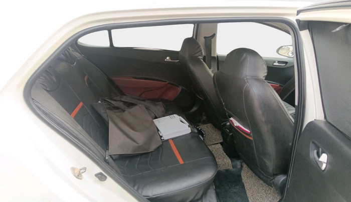 2016 Hyundai Grand i10 SPORTZ 1.1 CRDI, Diesel, Manual, 82,661 km, interior