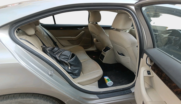 2017 Skoda Octavia STYLE PLUS AT 1.8 TSI, Petrol, Automatic, 91,612 km, interior