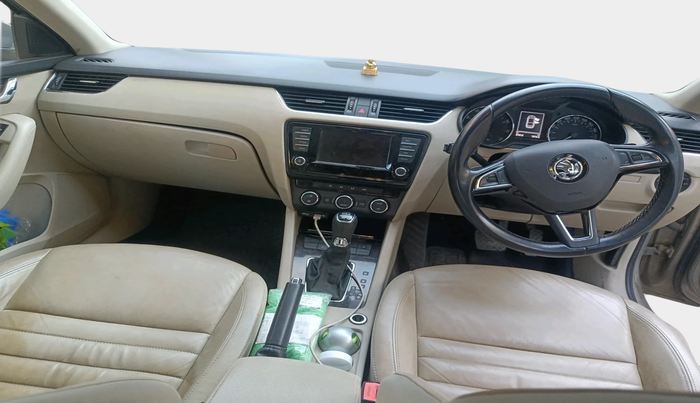 2017 Skoda Octavia STYLE PLUS AT 1.8 TSI, Petrol, Automatic, 91,612 km, interior