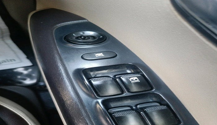 2012 Hyundai i10 MAGNA 1.2, Petrol, Manual, 1,11,839 km, interior