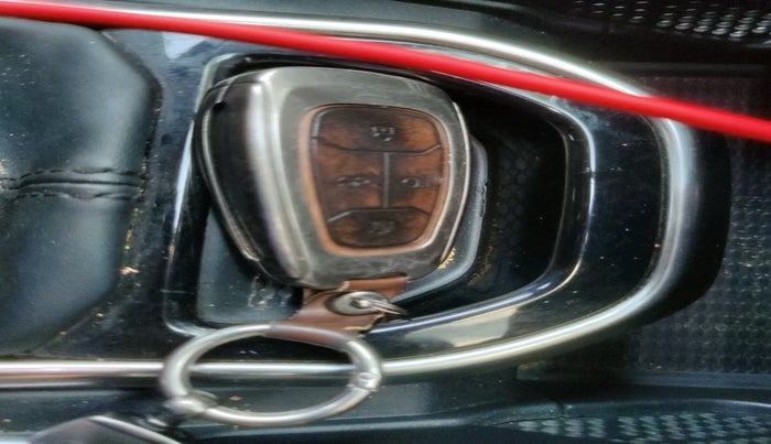 2022 Tata Harrier XT 2.0L KRYOTEC, Diesel, Manual, 32,235 km, interior