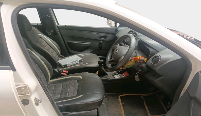 2016 Renault Kwid RXL, Petrol, Manual, 52,577 km, interior