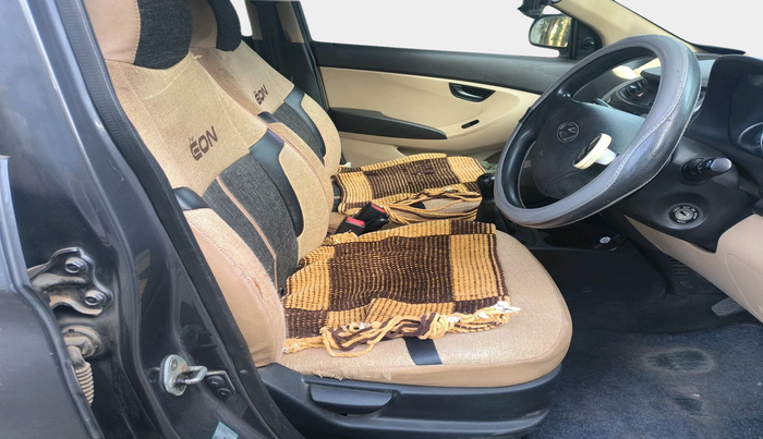 2016 Hyundai Eon MAGNA +, Petrol, Manual, 77,237 km, interior