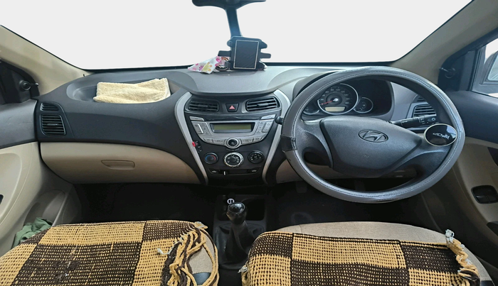 2016 Hyundai Eon MAGNA +, Petrol, Manual, 77,237 km, interior