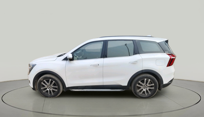 2023 Mahindra XUV700 AX 7 LUXURY P AT 7 STR, Petrol, Automatic, 57,506 km, exterior