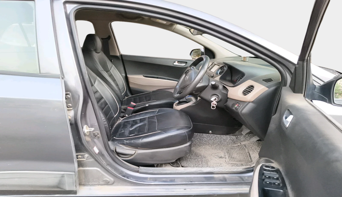 2017 Hyundai Grand i10 SPORTZ 1.2 KAPPA VTVT, Petrol, Manual, 1,07,487 km, interior