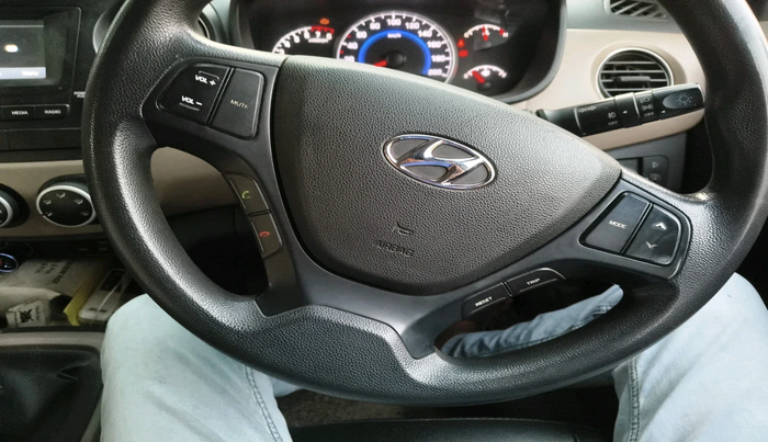 2017 Hyundai Grand i10 SPORTZ 1.2 KAPPA VTVT, Petrol, Manual, 1,07,487 km, interior