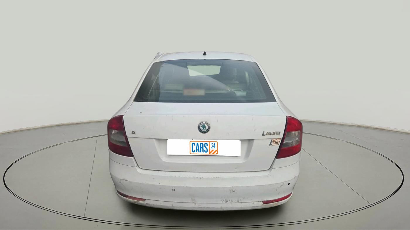 2011 Skoda Laura ELEGANCE 2.0 TDI CR AT, Diesel, Automatic, 2,26,661 km, exterior