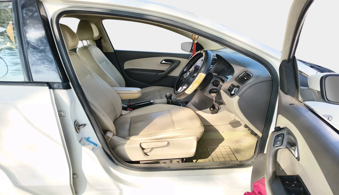 2012 Volkswagen Vento HIGHLINE DIESEL 1.6, Diesel, Manual, 1,00,339 km, interior