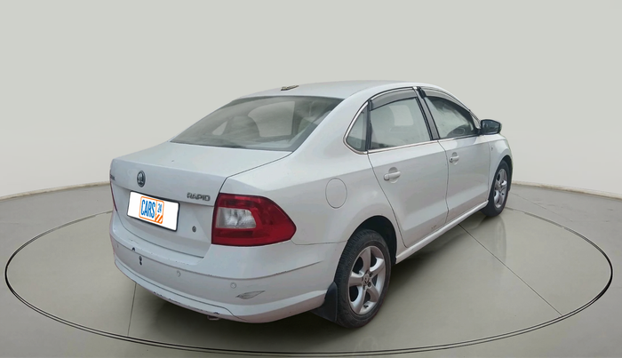 2014 Skoda Rapid ELEGANCE 1.6 TDI CR MT, Diesel, Manual, 94,732 km, exterior