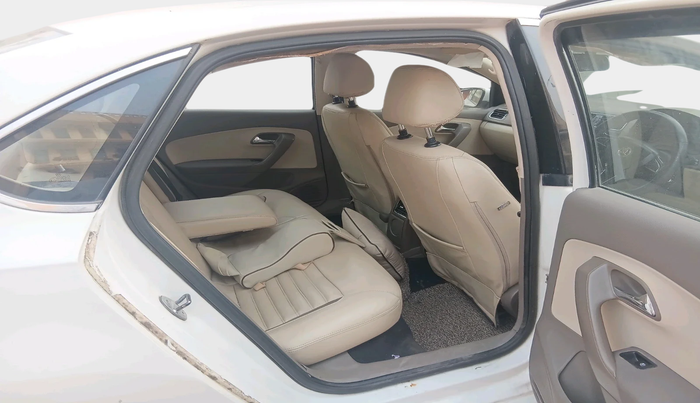 2014 Skoda Rapid ELEGANCE 1.6 TDI CR MT, Diesel, Manual, 94,732 km, interior