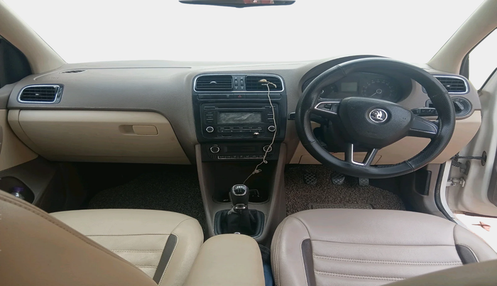 2014 Skoda Rapid ELEGANCE 1.6 TDI CR MT, Diesel, Manual, 94,732 km, interior