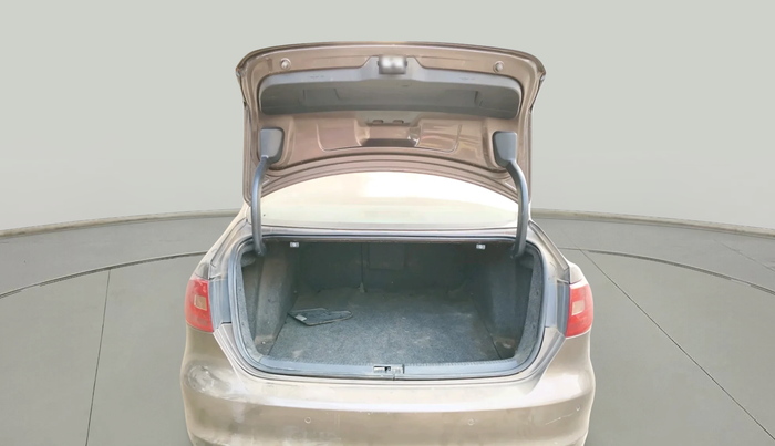 2014 Volkswagen Jetta COMFORTLINE TDI, Diesel, Manual, 1,28,581 km, exterior