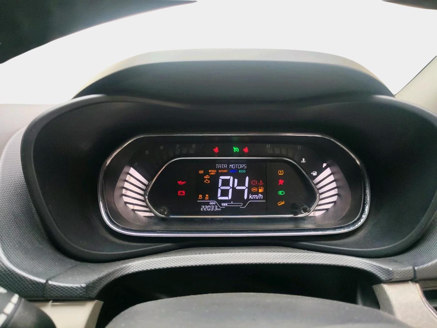 2022 Tata NEXON XZ PLUS (PREMIUM) PETROL, Petrol, Manual, 23,000 km, interior