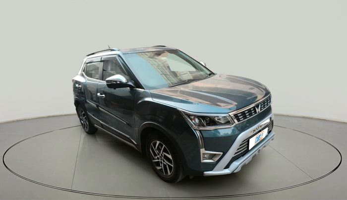 2022 Mahindra XUV300 W8 (O) 1.2 PETROL AMT, Petrol, Automatic, 35,873 km, exterior