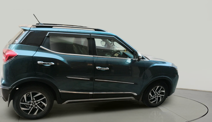 2022 Mahindra XUV300 W8 (O) 1.2 PETROL AMT, Petrol, Automatic, 35,873 km, exterior