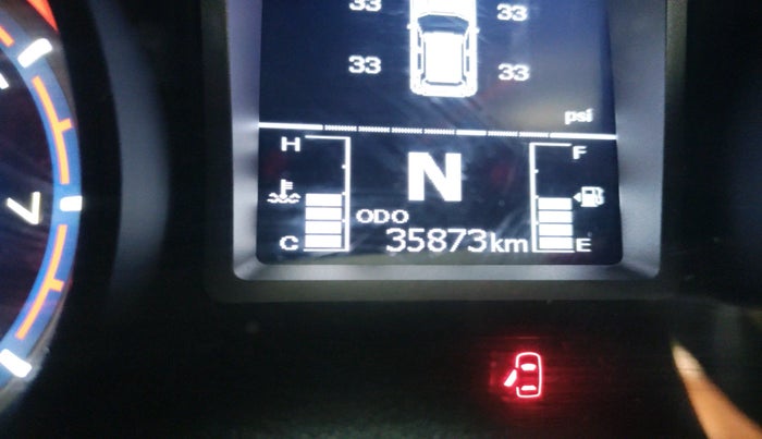 2022 Mahindra XUV300 W8 (O) 1.2 PETROL AMT, Petrol, Automatic, 35,873 km, interior