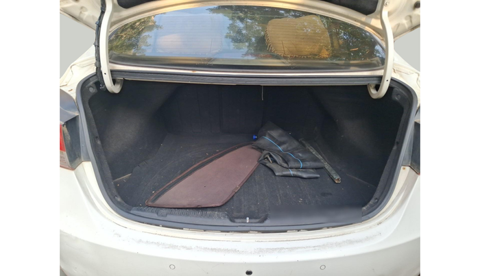 2012 Hyundai New Elantra 1.6 CRDI, Diesel, Manual, 1,09,244 km, exterior