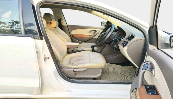 2013 Skoda Rapid AMBITION 1.6 TDI CR MT, Diesel, Manual, 1,12,880 km, interior