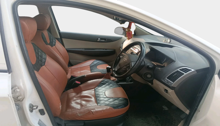 2014 Hyundai i20 SPORTZ 1.2, Petrol, Manual, 1,58,882 km, interior