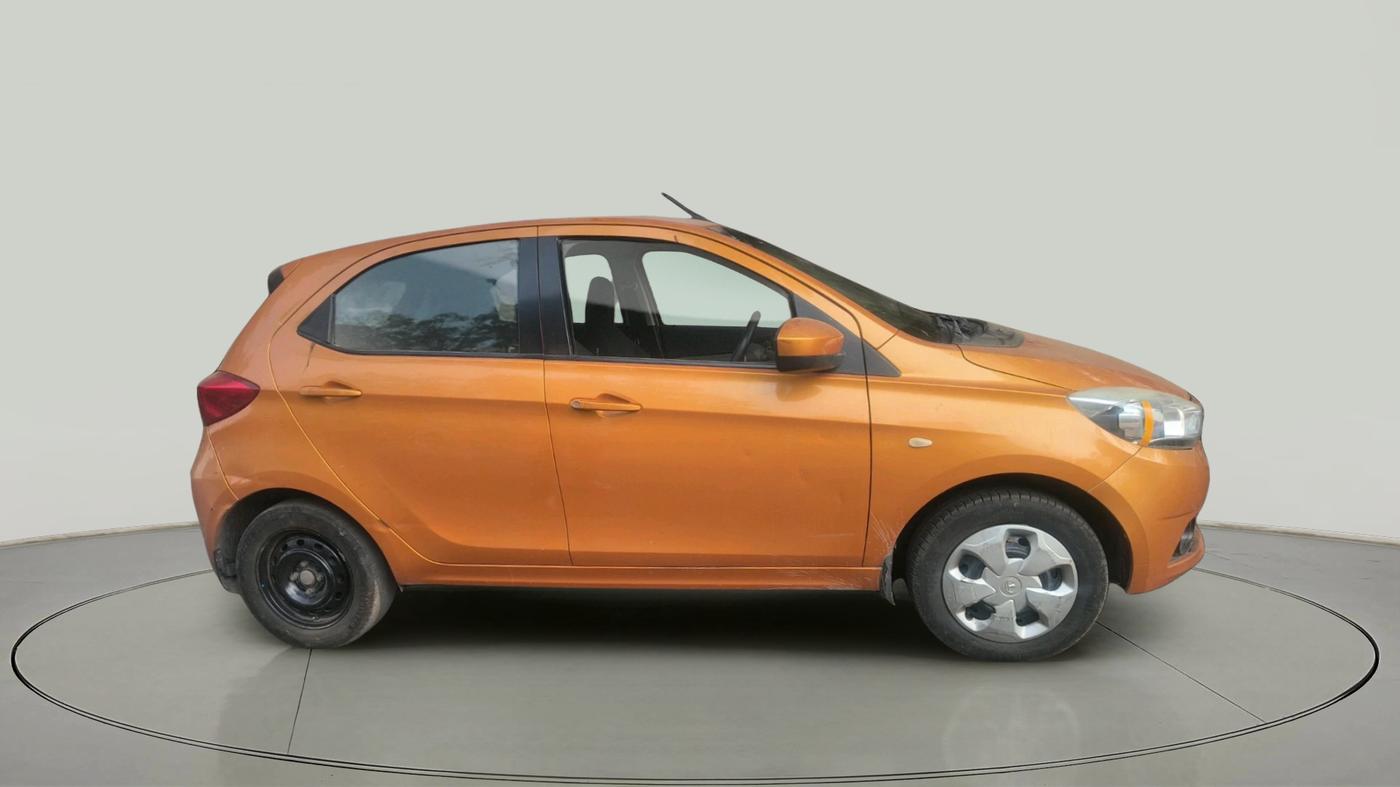 2016 Tata Tiago XT DIESEL, Diesel, Manual, 1,00,705 km, exterior