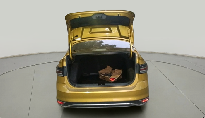 2022 Volkswagen VIRTUS TOPLINE TSI 1.0 MT, Petrol, Manual, 68,710 km, exterior