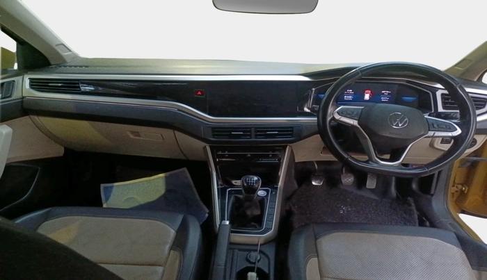 2022 Volkswagen VIRTUS TOPLINE TSI 1.0 MT, Petrol, Manual, 68,710 km, interior