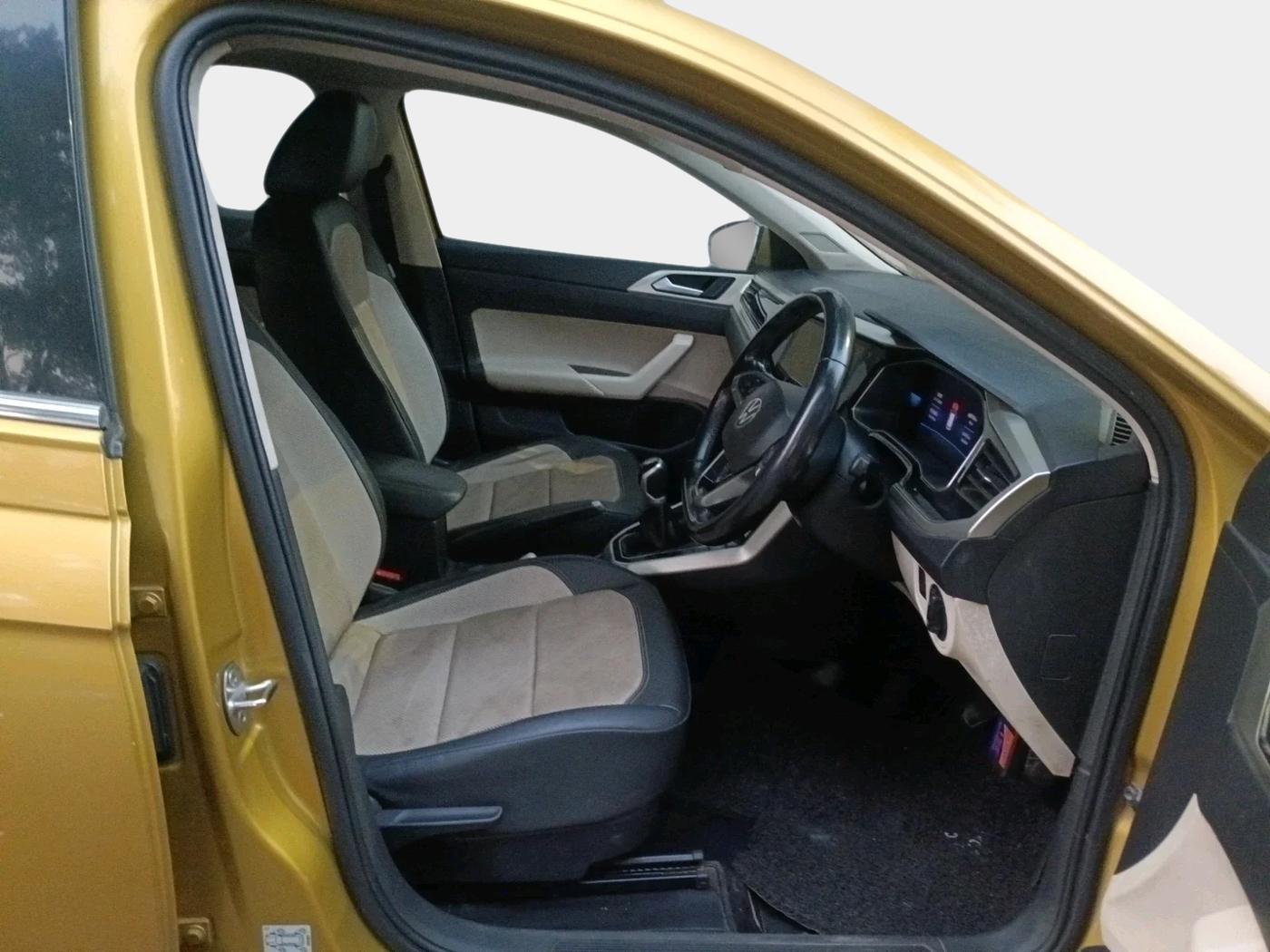 2022 Volkswagen VIRTUS TOPLINE TSI 1.0 MT, Petrol, Manual, 69,000 km, interior