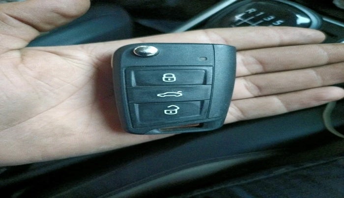 2022 Volkswagen VIRTUS TOPLINE TSI 1.0 MT, Petrol, Manual, 68,710 km, interior