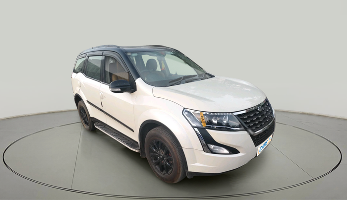 2016 Mahindra XUV500 W10 AT, Diesel, Automatic, 1,35,504 km, exterior