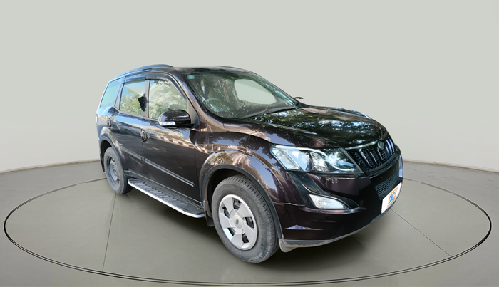 2017 Mahindra XUV500 W6, Diesel, Manual, 67,973 km, exterior