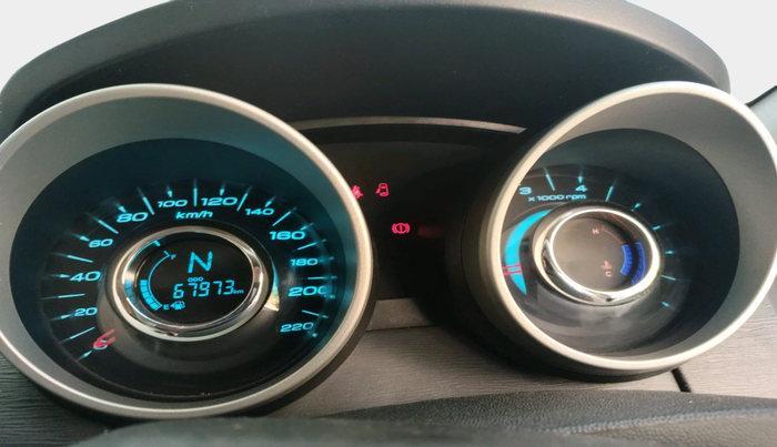 2017 Mahindra XUV500 W6, Diesel, Manual, 67,973 km, interior