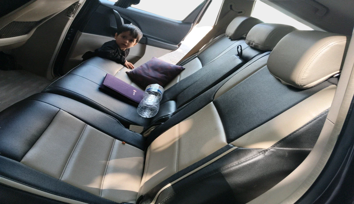 2017 Mahindra XUV500 W6, Diesel, Manual, 67,973 km, interior