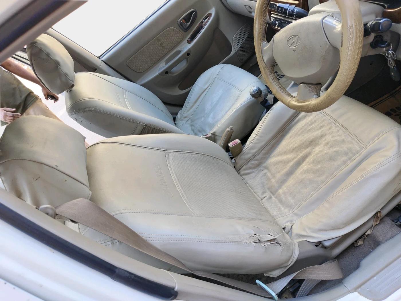 2010 Hyundai Accent GLE, Petrol, Manual, 87,760 km, interior