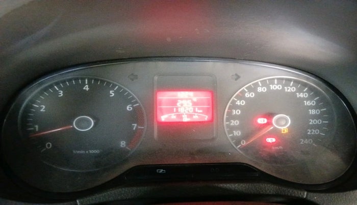 2011 Volkswagen Vento TRENDLINE 1.6, Petrol, Manual, 1,18,201 km, interior