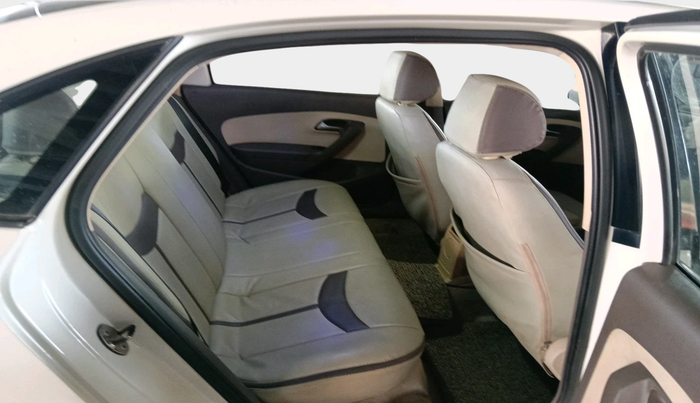 2011 Volkswagen Vento TRENDLINE 1.6, Petrol, Manual, 1,18,201 km, interior