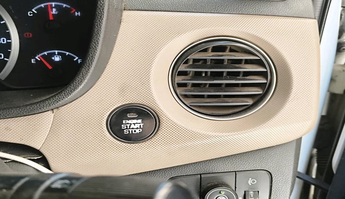 2014 Hyundai Grand i10 SPORTZ 1.2 KAPPA VTVT, Petrol, Manual, 1,50,062 km, interior