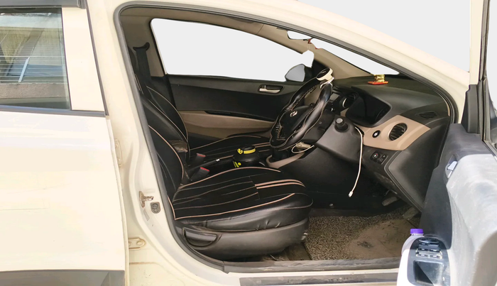 2014 Hyundai Grand i10 SPORTZ 1.2 KAPPA VTVT, Petrol, Manual, 1,50,062 km, interior