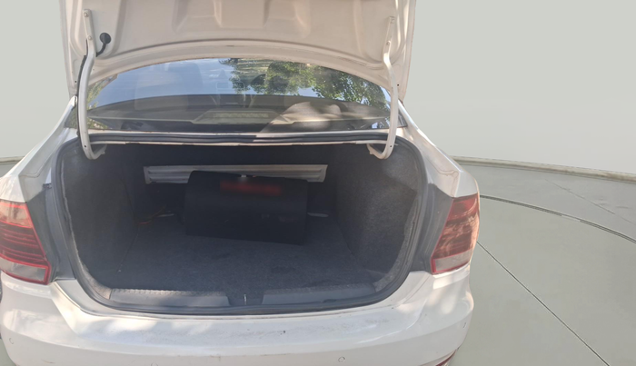 2016 Volkswagen Vento HIGHLINE 1.5 AT, Diesel, Automatic, 94,772 km, exterior