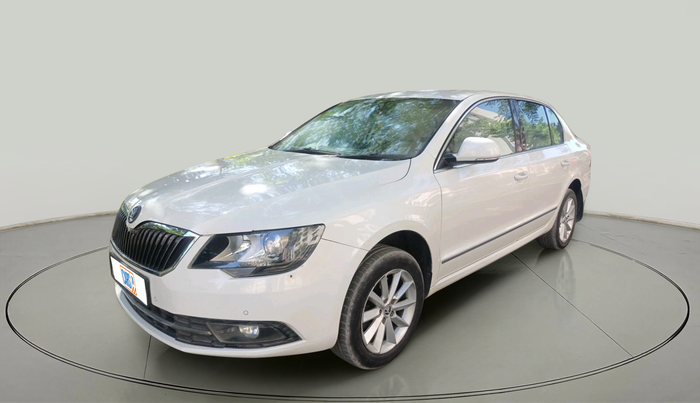2014 Skoda Superb ELEGANCE 2.0 TDI CR AT, Diesel, Automatic, 1,19,430 km, exterior