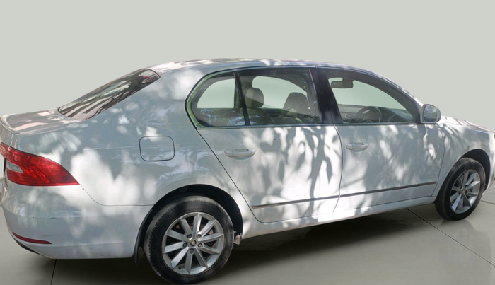 2014 Skoda Superb ELEGANCE 2.0 TDI CR AT, Diesel, Automatic, 1,19,430 km, exterior