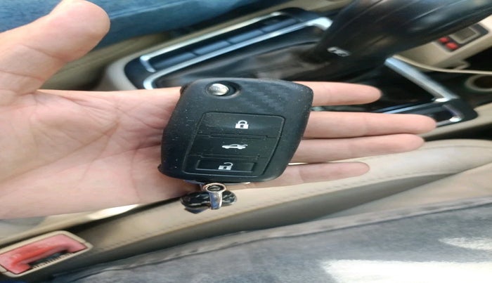 2014 Skoda Superb ELEGANCE 2.0 TDI CR AT, Diesel, Automatic, 1,19,430 km, interior