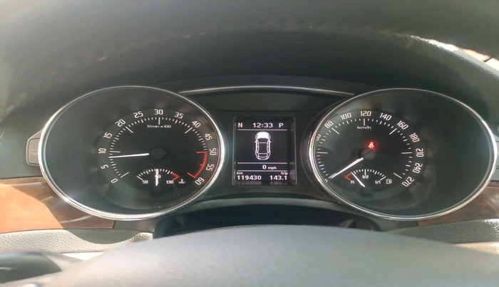 2014 Skoda Superb ELEGANCE 2.0 TDI CR AT, Diesel, Automatic, 1,19,430 km, interior