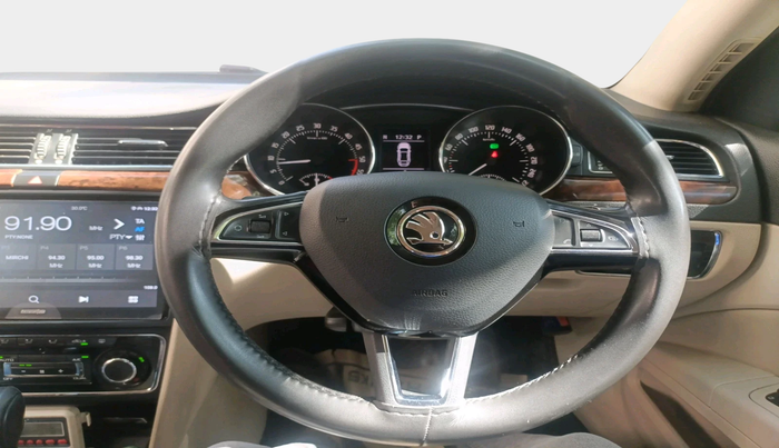 2014 Skoda Superb ELEGANCE 2.0 TDI CR AT, Diesel, Automatic, 1,19,430 km, interior