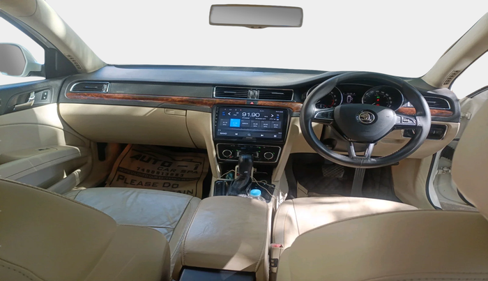 2014 Skoda Superb ELEGANCE 2.0 TDI CR AT, Diesel, Automatic, 1,19,430 km, interior