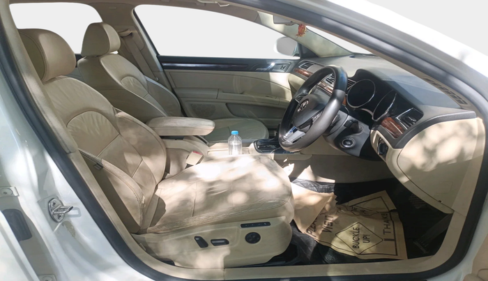 2014 Skoda Superb ELEGANCE 2.0 TDI CR AT, Diesel, Automatic, 1,19,430 km, interior