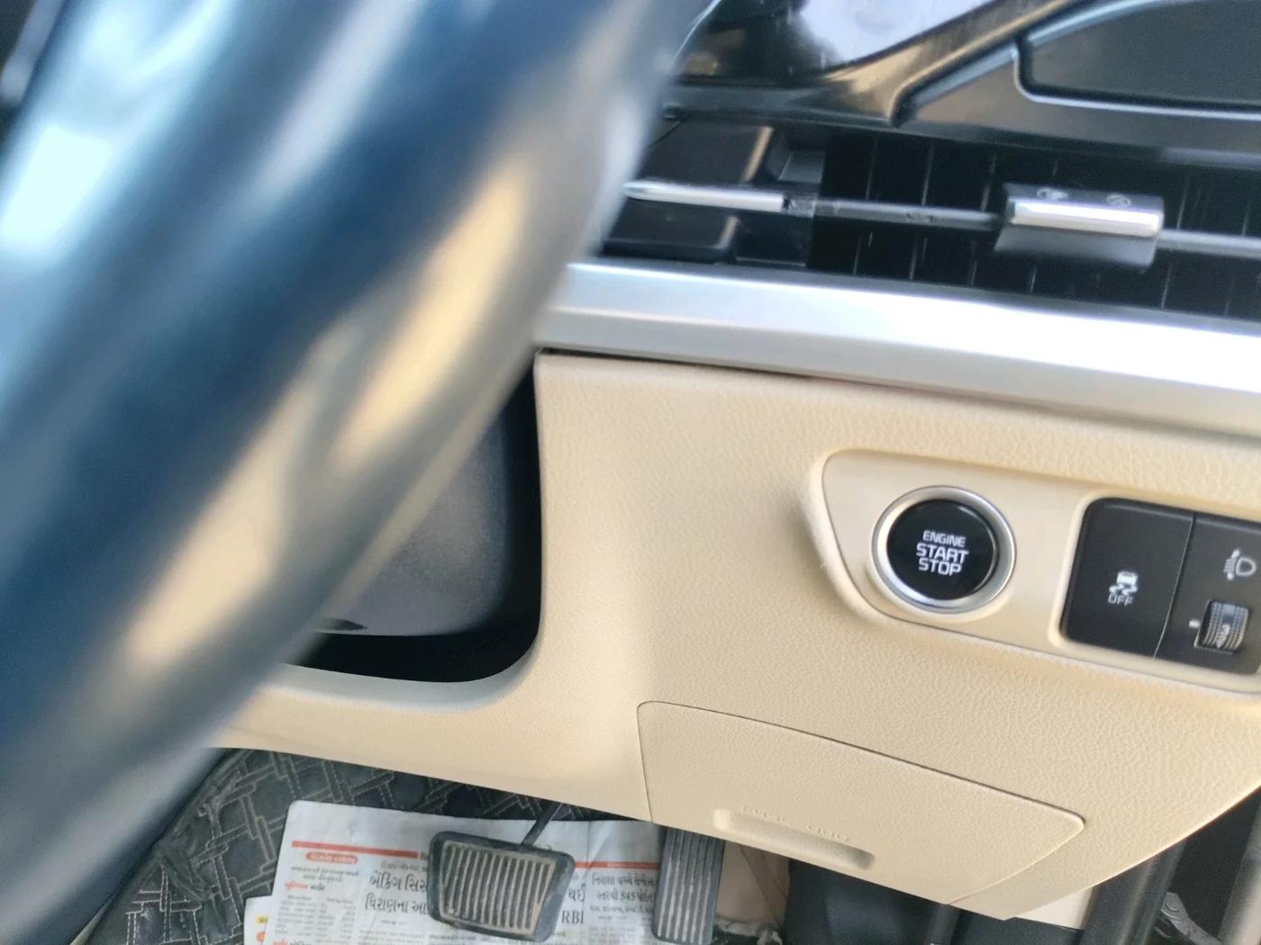 2022 KIA CARENS LUXURY PLUS 1.5 DIESEL AT 6 STR, Diesel, Automatic, 84,892 km, interior
