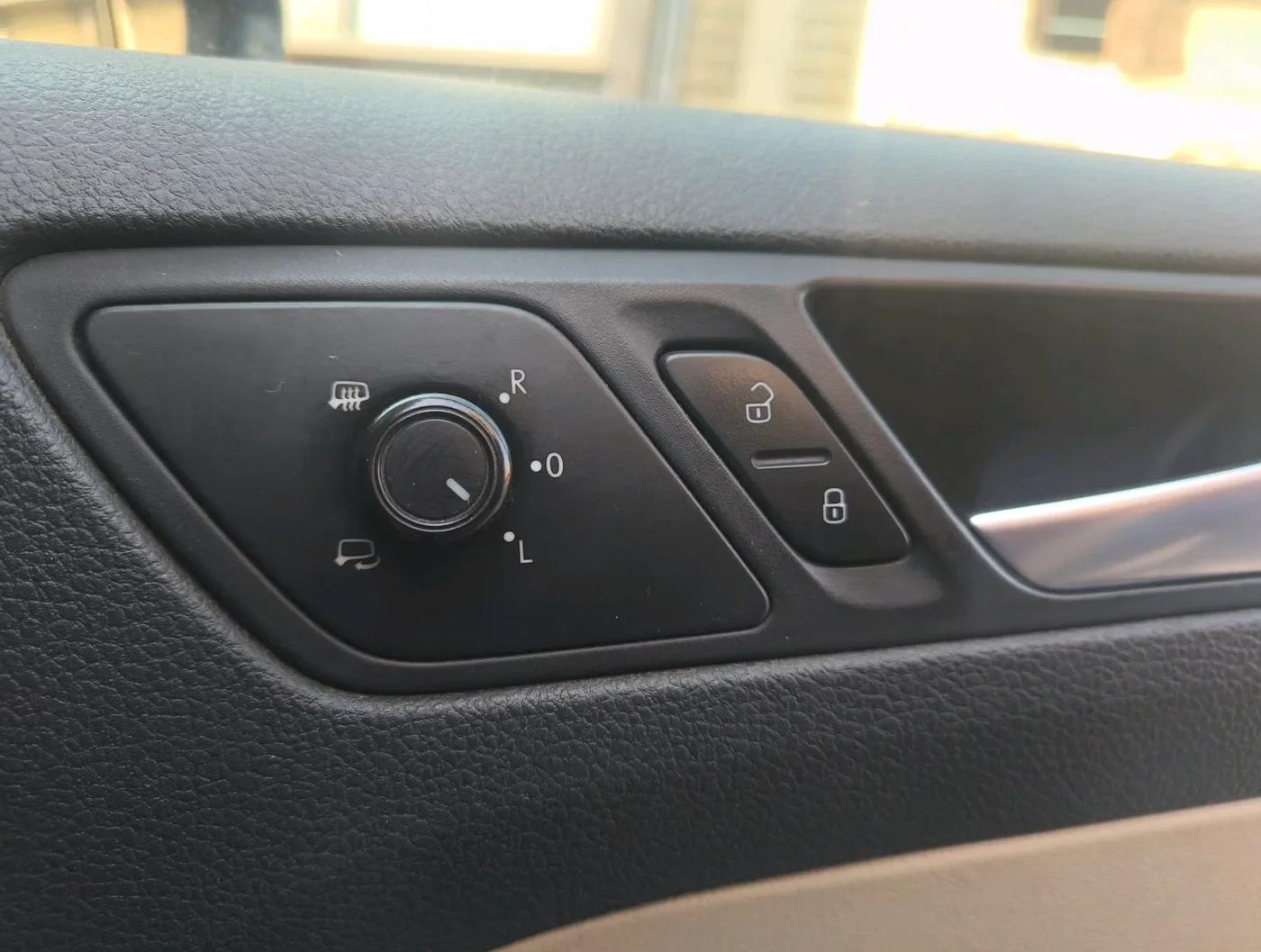 2016 Volkswagen Jetta HIGHLINE TDI AT, Diesel, Automatic, 90,791 km, interior