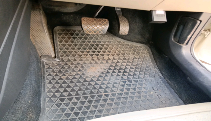 2017 Skoda Rapid STYLE 1.5 TDI AT, Diesel, Automatic, 2,12,420 km, interior