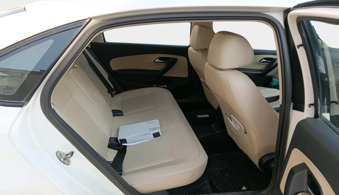 2017 Skoda Rapid STYLE 1.5 TDI AT, Diesel, Automatic, 2,12,420 km, interior